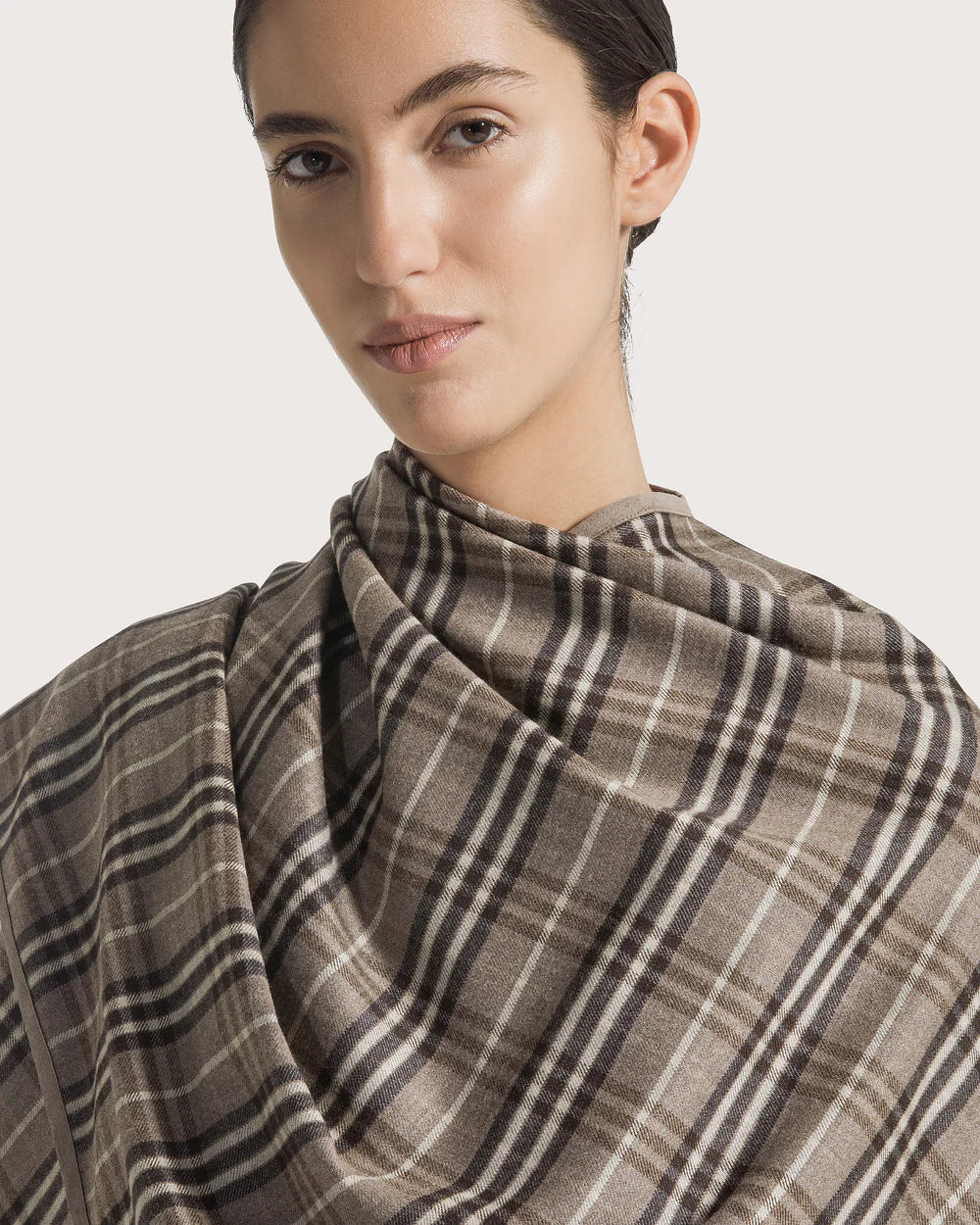 Mélange Plaid Cape